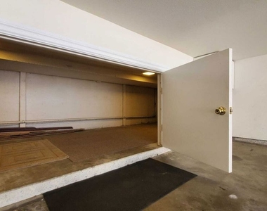 7320 Balboa Boulevard - Photo Thumbnail 25