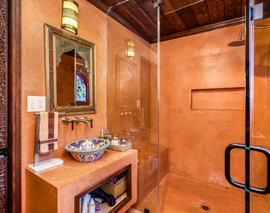 3092 Laurel Canyon Boulevard - Photo Thumbnail 17