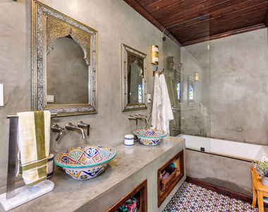 3092 Laurel Canyon Boulevard - Photo Thumbnail 13