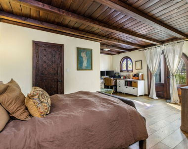 3092 Laurel Canyon Boulevard - Photo Thumbnail 14