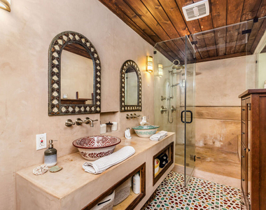 3092 Laurel Canyon Boulevard - Photo Thumbnail 11