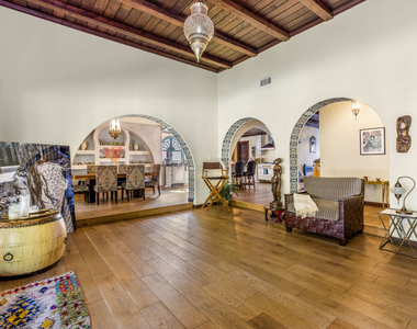 3092 Laurel Canyon Boulevard - Photo Thumbnail 4