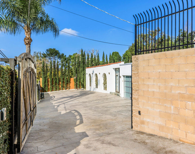 3092 Laurel Canyon Boulevard - Photo Thumbnail 1