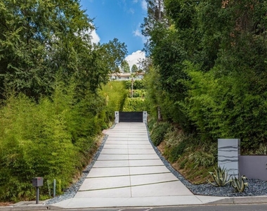 2002 Loma Vista Drive - Photo Thumbnail 1