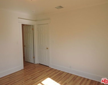 559 N Windsor Boulevard - Photo Thumbnail 15