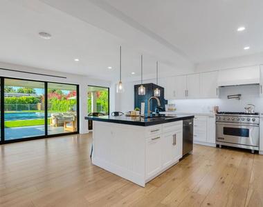 22745 Erwin Street - Photo Thumbnail 26