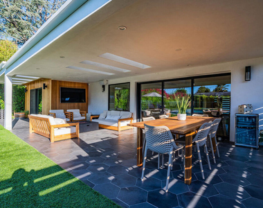 22745 Erwin Street - Photo Thumbnail 8
