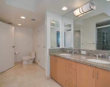 13700 Marina Pointe Drive - Photo Thumbnail 5