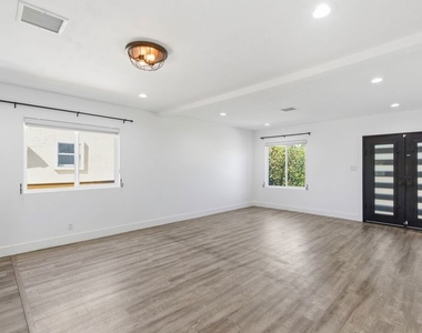6415 Madden Avenue - Photo Thumbnail 4