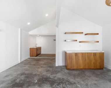 6415 Madden Avenue - Photo Thumbnail 22