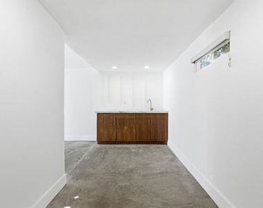 6415 Madden Avenue - Photo Thumbnail 19