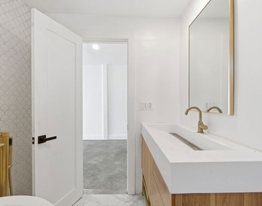 6415 Madden Avenue - Photo Thumbnail 24