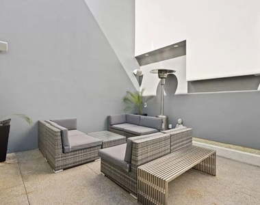 800 N Harper Avenue - Photo Thumbnail 4