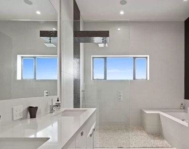 800 N Harper Avenue - Photo Thumbnail 8