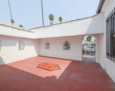 520 W 82nd Street - Photo Thumbnail 16