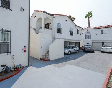520 W 82nd Street - Photo Thumbnail 17