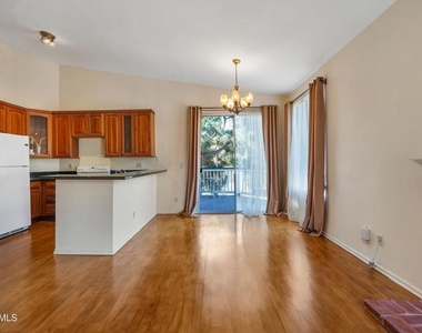 2486 Pleasant Way - Photo Thumbnail 2