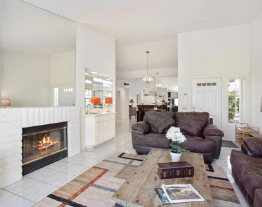 709 Vista Lago Circle N - Photo Thumbnail 5