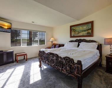 709 Vista Lago Circle N - Photo Thumbnail 11