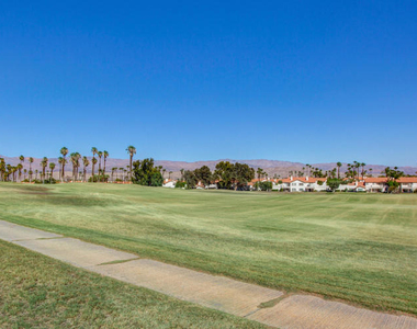 709 Vista Lago Circle N - Photo Thumbnail 28