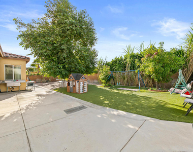 46211 Roadrunner Lane - Photo Thumbnail 31
