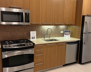 400 West 63rd Street - Photo Thumbnail 10