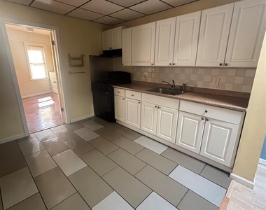 139 New Hyde Park Road - Photo Thumbnail 4