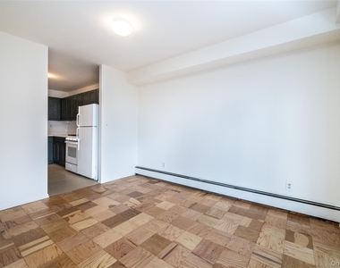 125 Lake Street - Photo Thumbnail 7