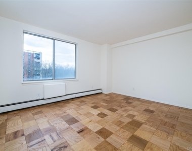 125 Lake Street - Photo Thumbnail 5