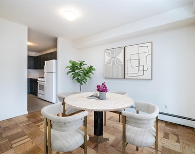 125 Lake Street - Photo Thumbnail 3