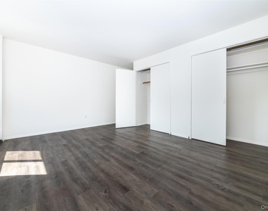 7 Lake Street - Photo Thumbnail 21