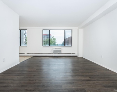 7 Lake Street - Photo Thumbnail 11