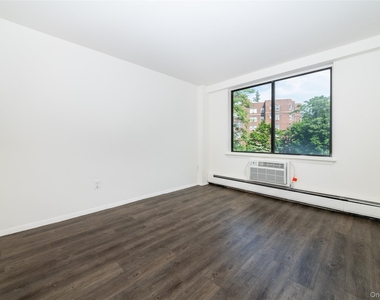 7 Lake Street - Photo Thumbnail 17