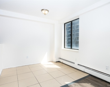 7 Lake Street - Photo Thumbnail 13