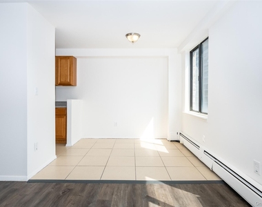 7 Lake Street - Photo Thumbnail 7