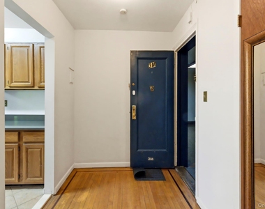 1 Broad Parkway - Photo Thumbnail 9