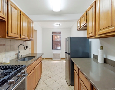1 Broad Parkway - Photo Thumbnail 2