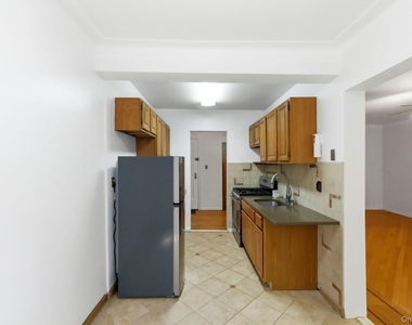 1 Broad Parkway - Photo Thumbnail 3