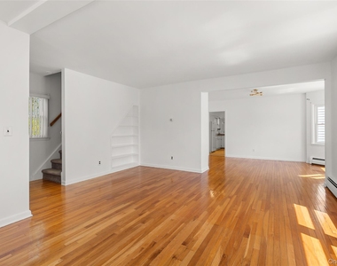217 Greeley Avenue - Photo Thumbnail 3
