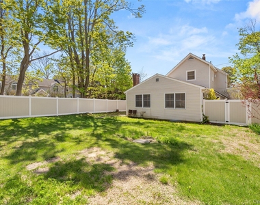 217 Greeley Avenue - Photo Thumbnail 12