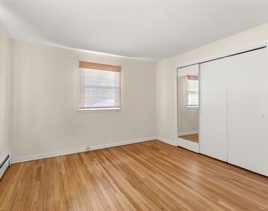 217 Greeley Avenue - Photo Thumbnail 8