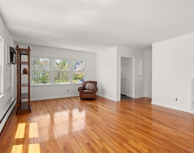 217 Greeley Avenue - Photo Thumbnail 4