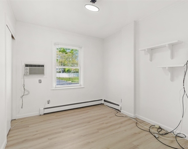 217 Greeley Avenue - Photo Thumbnail 10