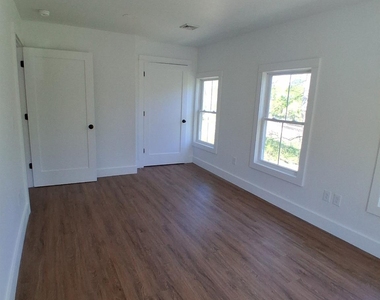 11 Cedar - Photo Thumbnail 16