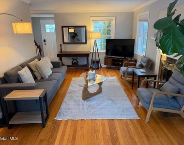 135 Winthrop Avenue - Photo Thumbnail 4