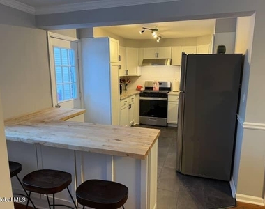 135 Winthrop Avenue - Photo Thumbnail 5