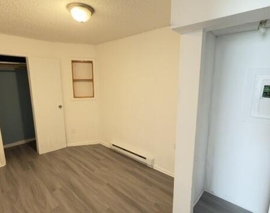 3134 6th Avenue - Photo Thumbnail 3