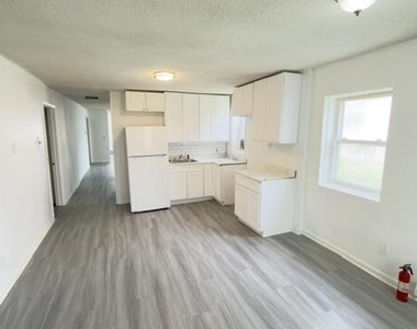 3134 6th Avenue - Photo Thumbnail 10