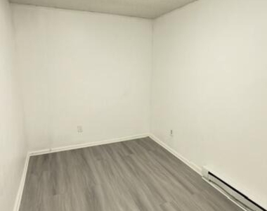 3134 6th Avenue - Photo Thumbnail 13