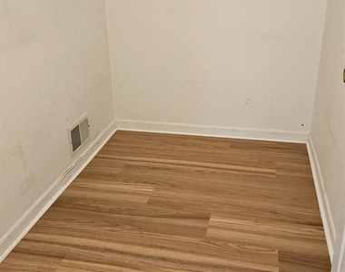 405 Cobblestone Court - Photo Thumbnail 21